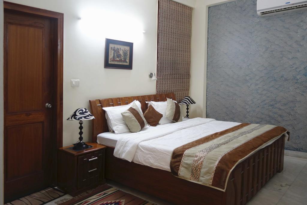 Sabs Bed And Breakfast New Delhi Exterior photo