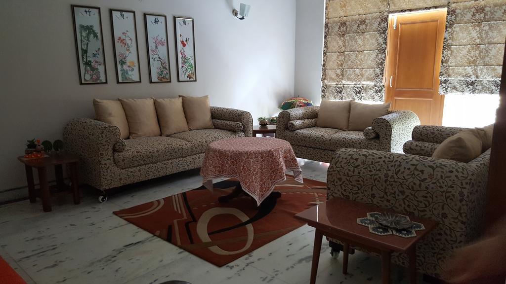 Sabs Bed And Breakfast New Delhi Exterior photo