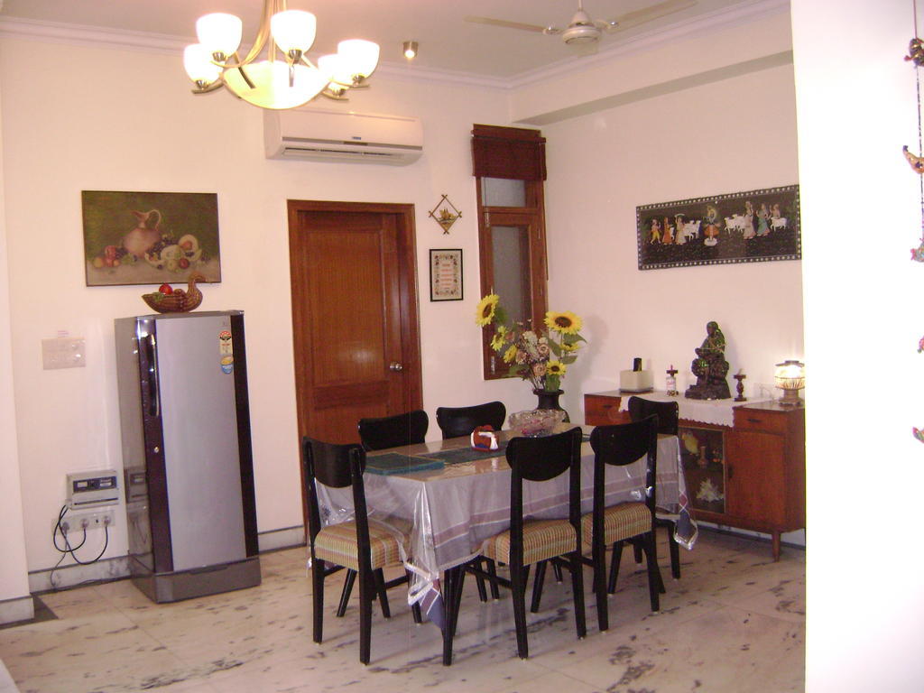 Sabs Bed And Breakfast New Delhi Exterior photo